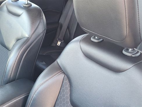 Used 2019 Jeep Compass Latitude image 16