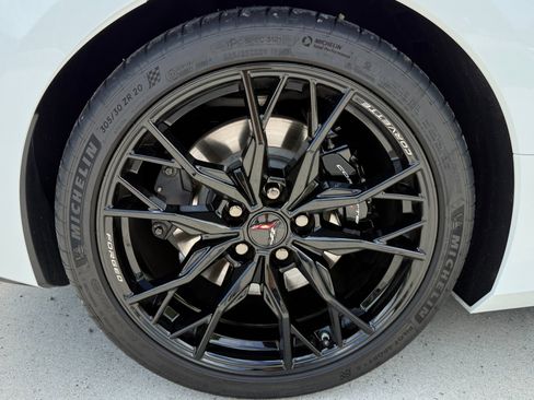 Used 2025 Chevrolet Corvette Stingray Preferred Conv w/ Z51 Performance Package RWD image 30
