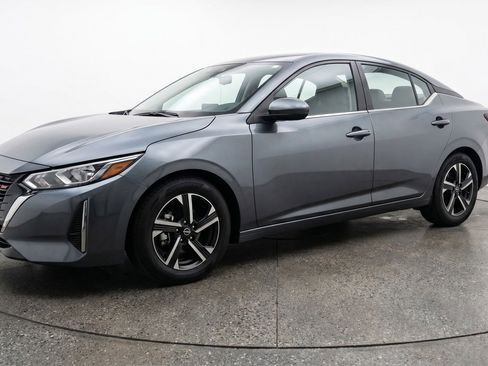 Used 2025 Nissan Sentra SV FWD image 3