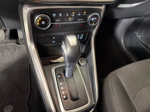 Used 2021 Ford EcoSport SE w/ SE Convenience Package image 17
