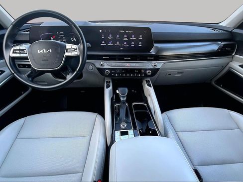 Certified 2025 Kia Telluride S FWD image 16