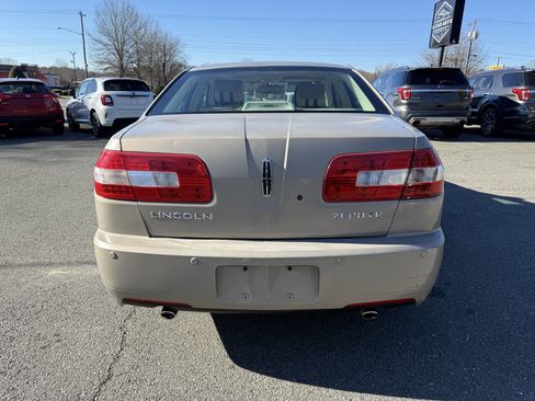 Used 2006 Lincoln Zephyr image 6
