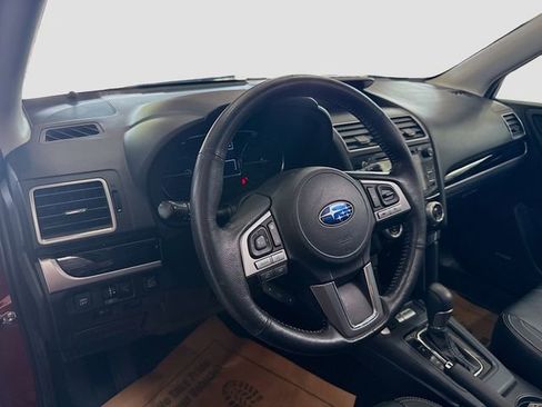 Used 2018 Subaru Forester 2.5i Touring AWD/4WD image 10