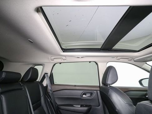 Used 2023 Nissan Rogue SL w/ SL Premium Package image 20