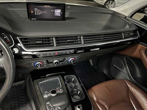 Used 2017 Audi Q7 3.0T Premium Plus w/ Premium Plus Package AWD/4WD image 33