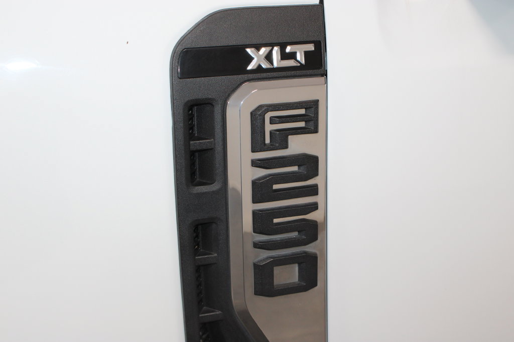 Used 2025 Ford F250 XLT AWD/4WD image 12