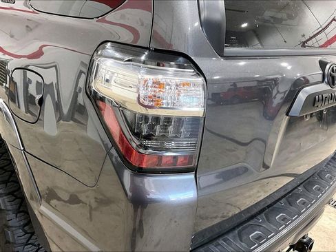 Used 2015 Toyota 4Runner Limited AWD/4WD image 29