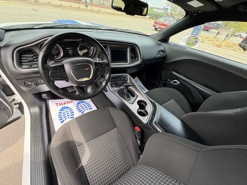 Used 2022 Dodge Challenger GT RWD image 16