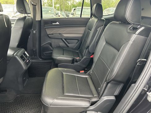 Used 2023 Volkswagen Atlas SE w/ Panoramic Sunroof Package image 18