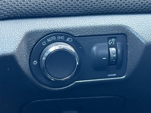 Used 2015 Chevrolet Cruze LT w/ Technology Package image 27