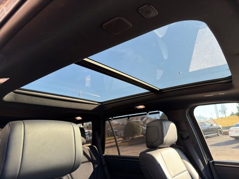 Used 2023 Toyota Sequoia Platinum image 16