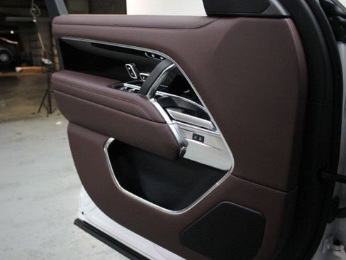 Used 2023 Land Rover Range Rover SE image 18