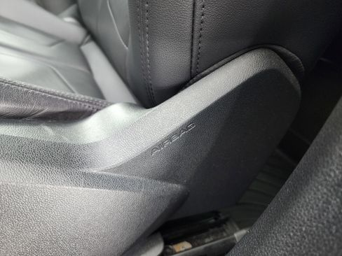 Used 2024 Audi Q3 2.0T Premium image 42