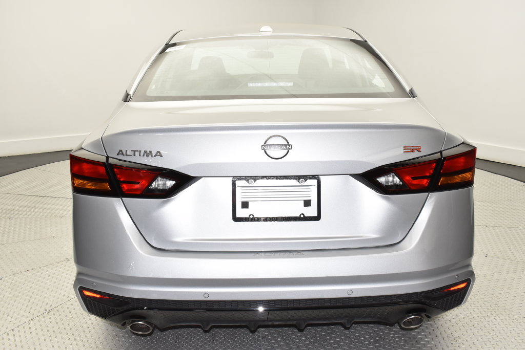 Used 2025 Nissan Altima 2.5 SR FWD image 6