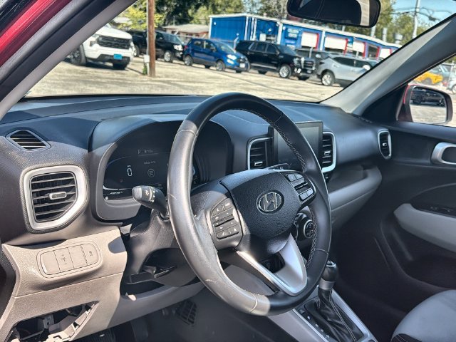 Used 2025 Hyundai Venue SEL FWD image 10