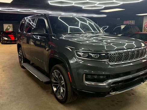 Used 2022 Jeep Grand Wagoneer Series III w/ Rear Seat Video Group 1 AWD/4WD image 3