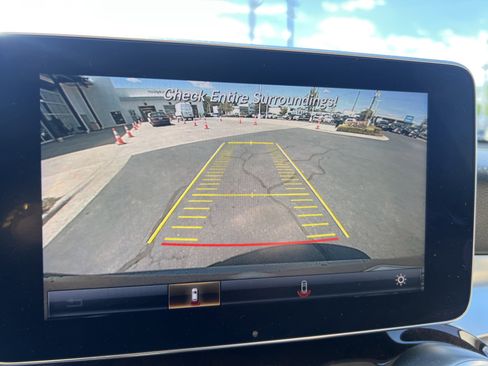 Used 2017 Mercedes-Benz GLC 300 image 24