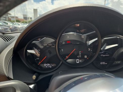 Used 2017 Porsche 718 Cayman RWD image 11