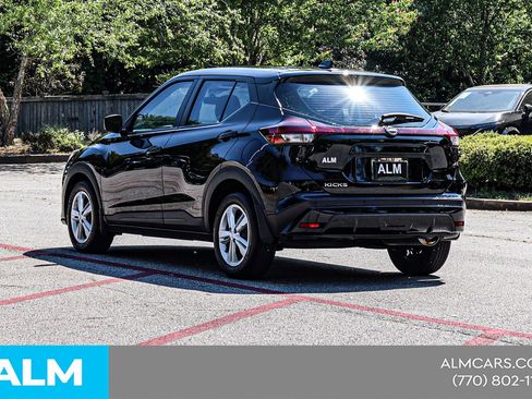 Used 2023 Nissan Kicks S FWD image 9
