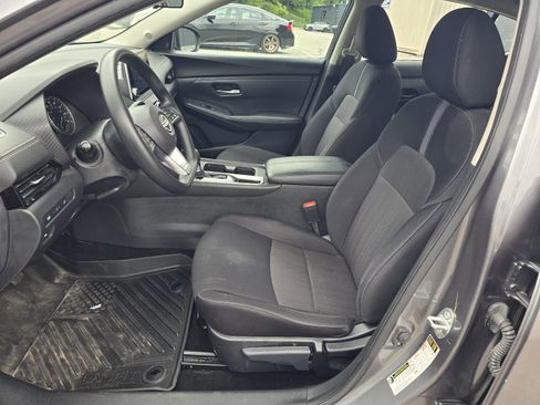 Used 2024 Nissan Sentra SV FWD image 12