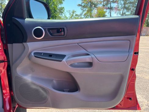 Used 2015 Toyota Tacoma PreRunner w/ SR5 Package RWD image 16