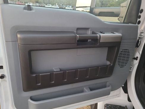 Used 2022 Ford F650 2WD Regular Cab Super Duty image 16