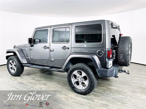Used 2017 Jeep Wrangler Unlimited Sahara w/ Connectivity Group image 5