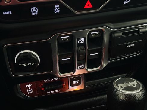 Used 2019 Jeep Wrangler Unlimited Rubicon AWD/4WD image 59