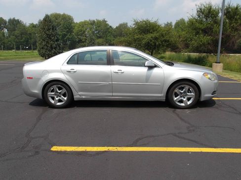 Used 2010 Chevrolet Malibu LT w/ Power Convenience Package FWD image 9