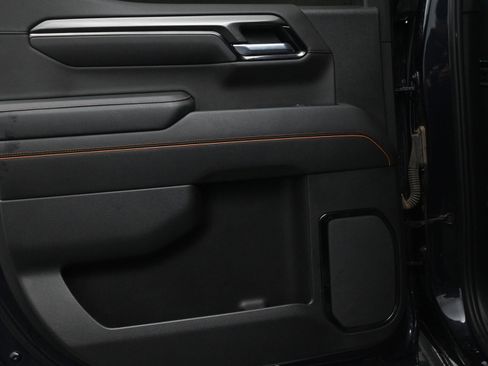 Used 2022 GMC Sierra 1500 AT4 w/ AT4 Premium Package AWD/4WD image 12