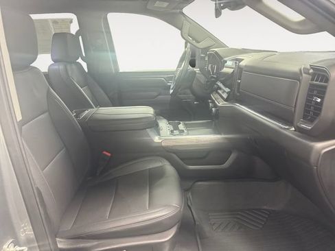 Used 2024 Chevrolet Silverado 2500 LTZ w/ LTZ Plus Package AWD/4WD image 4
