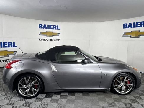 Used 2014 Nissan 370Z Touring w/ Sport Package RWD image 6