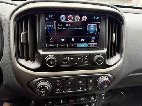 Used 2015 Chevrolet Colorado Z71 AWD/4WD image 9