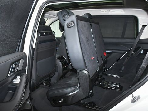 Used 2026 BMW X7 xDrive40i image 69