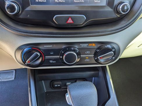 Used 2020 Kia Soul LX image 25