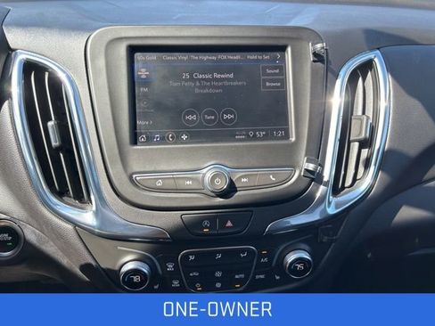 Used 2023 Chevrolet Equinox LT w/ Driver Convenience Package image 3