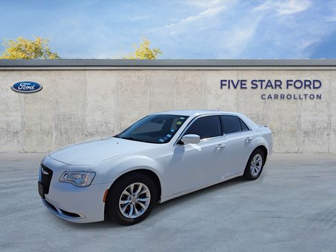 Used 2015 Chrysler 300 Limited image 4