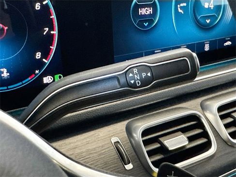 Certified 2022 Mercedes-Benz GLE 350 4MATIC w/ 3rd Row Seat Package image 17