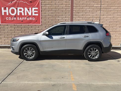 Used 2019 Jeep Cherokee Latitude Plus w/ Comfort/Convenience Group image 14