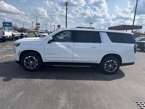 New 2026 Chevrolet Suburban LT w/ Comfort Package AWD/4WD image 6
