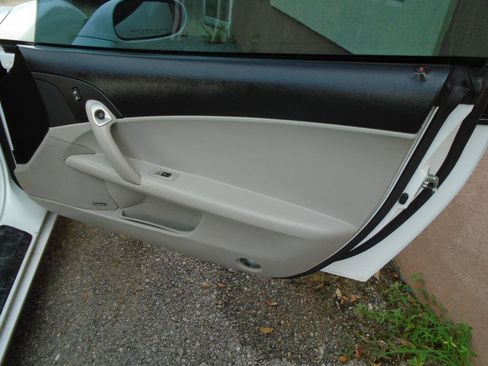 Used 2009 Chevrolet Corvette Convertible w/ Preferred Equipment Group RWD image 10