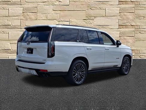Certified 2024 Cadillac Escalade V w/ Heavy-Duty Trailer Package AWD/4WD image 4