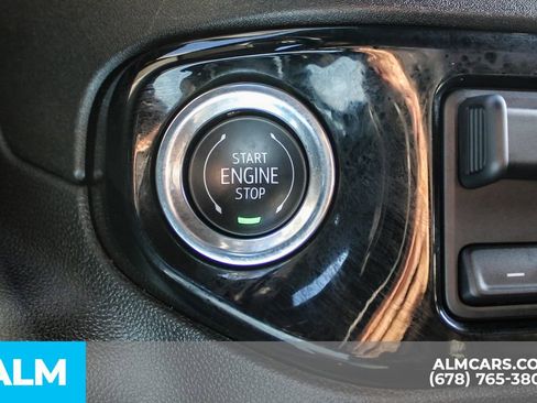 Used 2025 Chevrolet Silverado 2500 LT w/ Convenience Package image 27