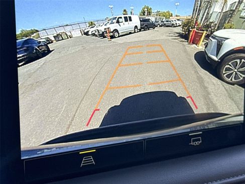 Used 2024 Chevrolet Suburban LT RWD image 13