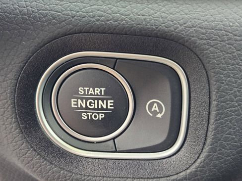 Used 2023 Mercedes-Benz GLS 450 4MATIC image 26