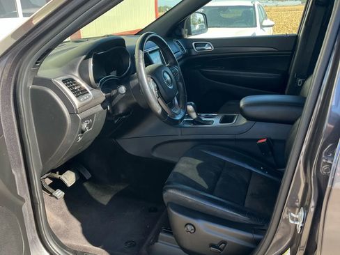 Used 2018 Jeep Grand Cherokee Altitude image 5