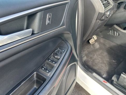 Used 2022 Ford Edge ST-Line image 15