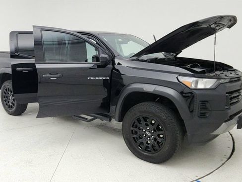 Used 2024 Chevrolet Colorado Trail Boss AWD/4WD image 9