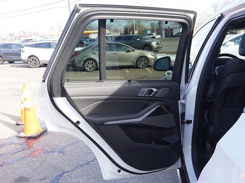 Used 2023 BMW X5 xDrive40i w/ Executive Package image 35