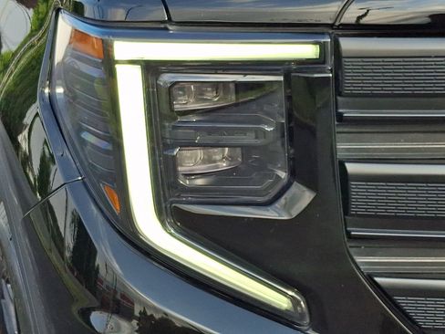 Used 2024 GMC Sierra 1500 Pro w/ Graphite Edition AWD/4WD image 9